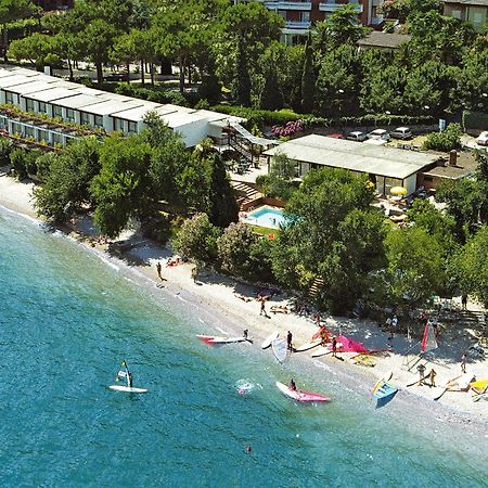 Hotel Lido リモーネ・スル・ガルダ エクステリア 写真